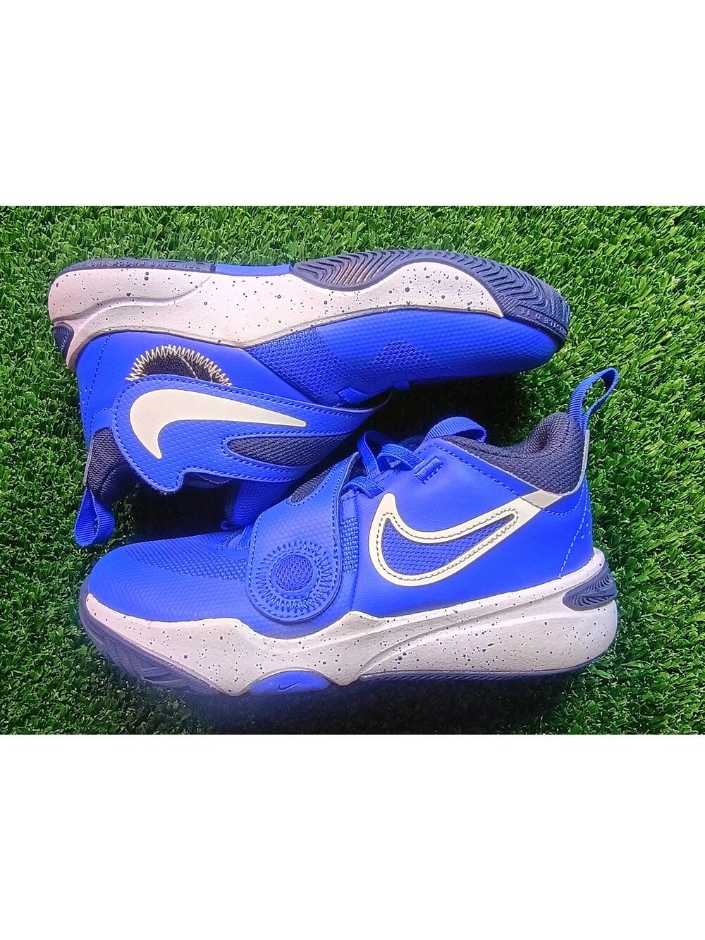 Nike Team Hustle D 11 Youth Sneakers - Blue & White 2y